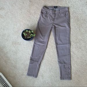 Hi rise, slim leg jean pants in shadow mauve